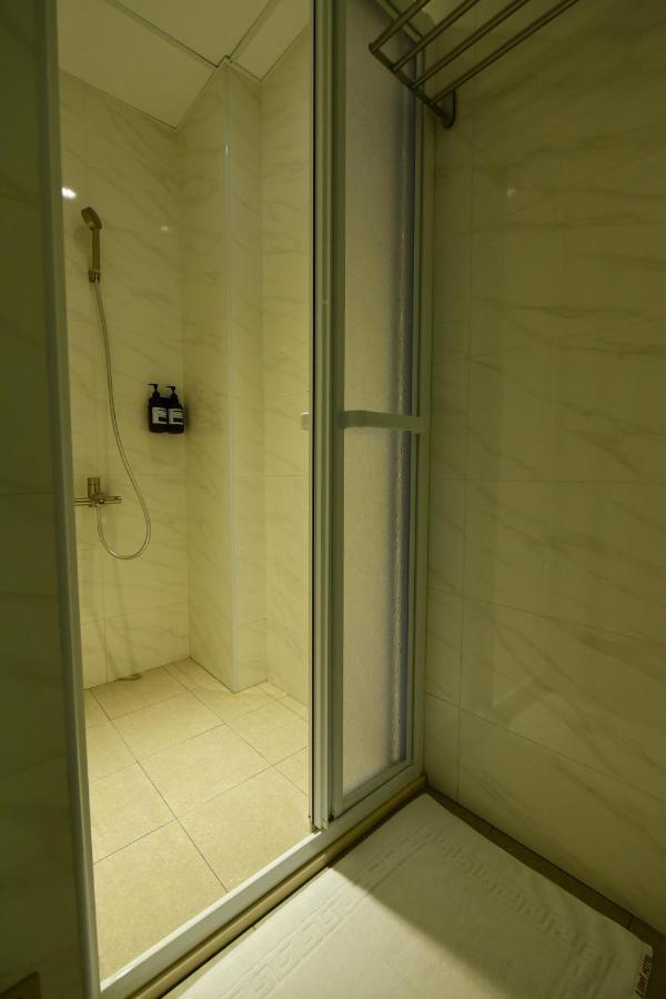 Luetel Hotel Xpark Gloria Outlets Shin Kong Cinemas 타오위안 외부 사진